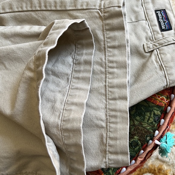 Patagonia size 40 x 30 organic cotton tan chino pants. Faded stain on knee. - Picture 5 of 6